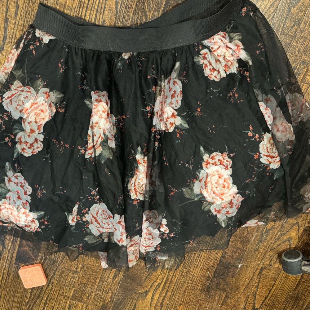 Torrid floral skirt.   Size 1/2.